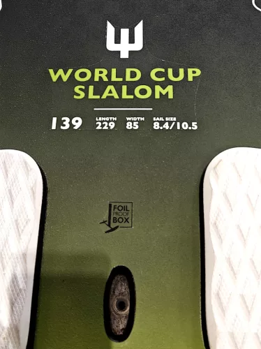 Novenove World Cup Slalom Full Carbon Foil Ready 139L új skeggel és boardbaggel