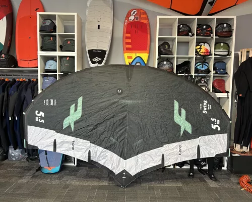 F-One Rocket Wing 5'5-Swing V4-Phantom Carbon 1480 komplett szett.